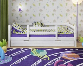 Детская кровать из массива березы Соня-5 (Белый/Лак) в Снежинске - snezhinsk.ok-mebel.com | фото 1