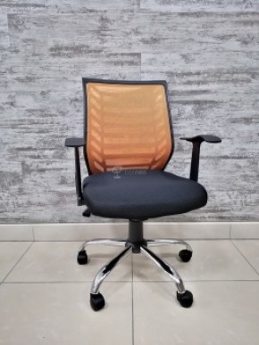Кресло Barneo K-138 для персонала (черная ткань оранжевая сетка) в Снежинске - snezhinsk.ok-mebel.com | фото